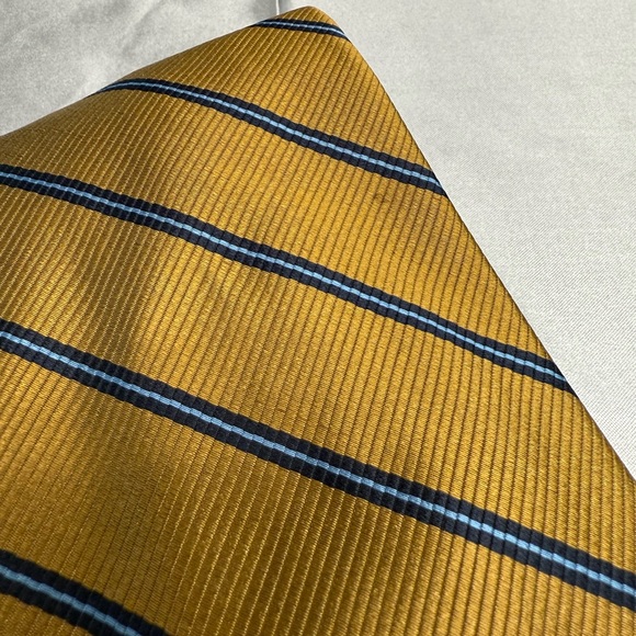 Land’s End Gold and Blue Striped Men’s Neck Tie 100% Silk - Picture 2 of 4
